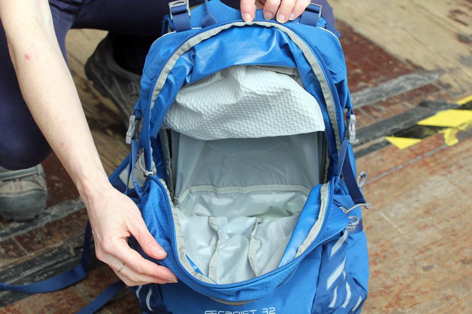 Osprey packs escapist outlet 32 daypack